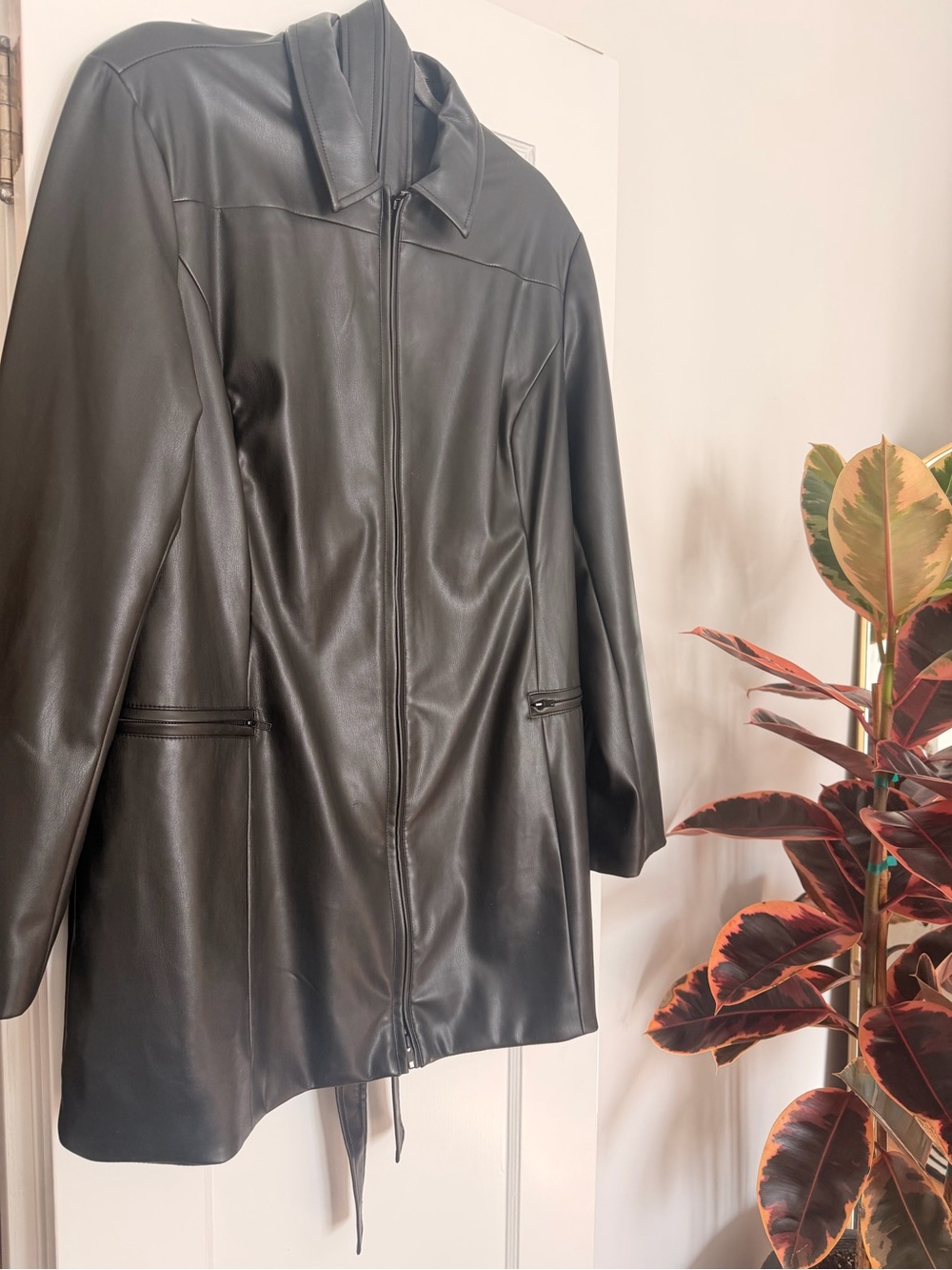 KHY Women’s Black Faux Leather Zip-Front Mini Dress - Picture 6 of 7